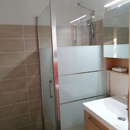 Apartment 4 Personnes Bord De Avec Piscine Wifi *