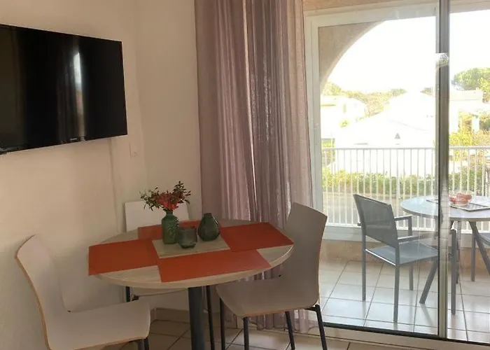 4 Personnes Bord De Avec Piscine Wifi