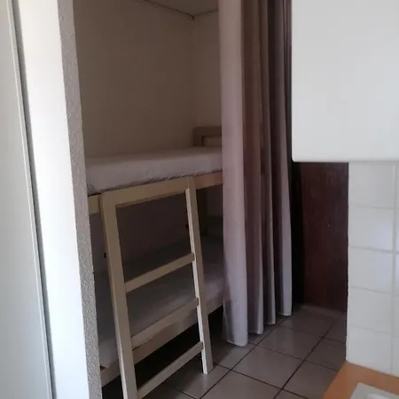 4 Personnes Bord De Avec Piscine Wifi