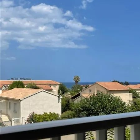 4 Personnes Bord De Avec Piscine Wifi Lägenhet