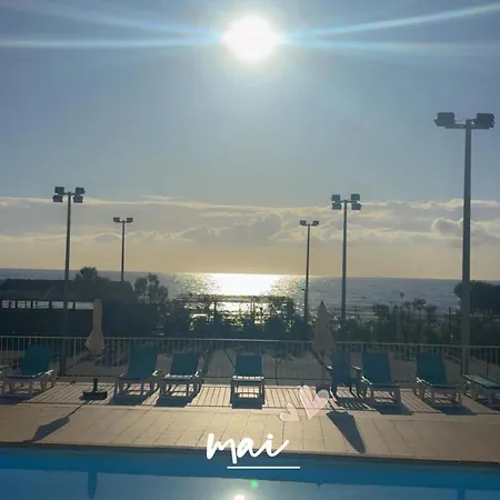 4 Personnes Bord De Avec Piscine Wifi Cervione