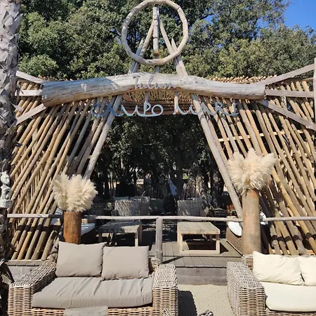 4 Personnes Bord De Avec Piscine Wifi