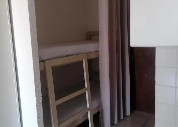 4 Personnes Bord De Avec Piscine Wifi