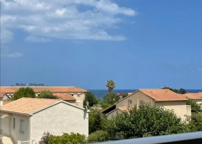4 Personnes Bord De Avec Piscine Wifi 아파트